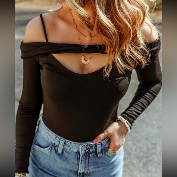 Tops - Black Cold Shoulder Cut-Out Long Sleeve Bodysuit